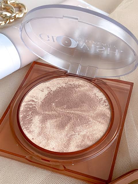 Huda beauty glowish bronzer shade 3